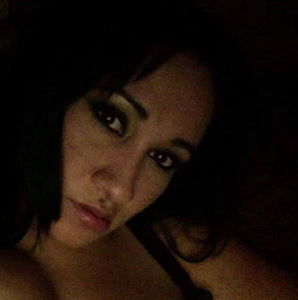 Meet your Posher, Ena